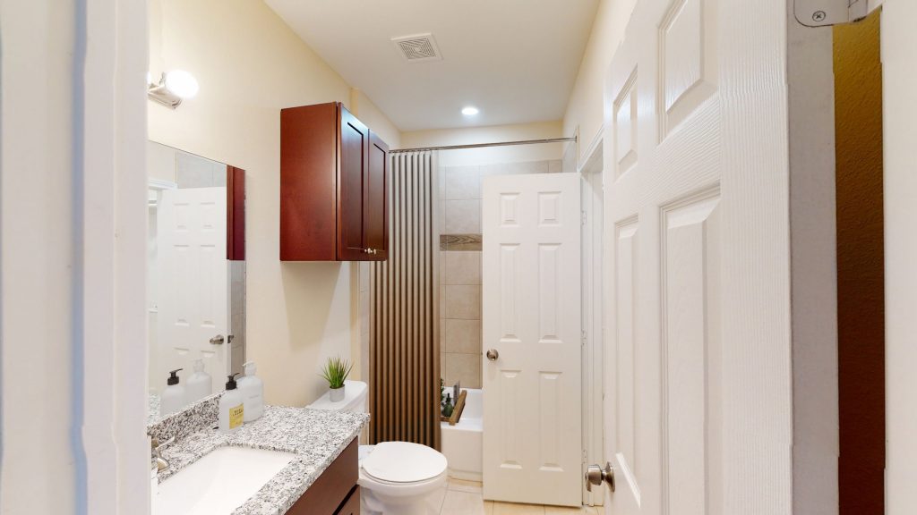 Cerca_DeMi_Apartments_Bathroom-2-scaled