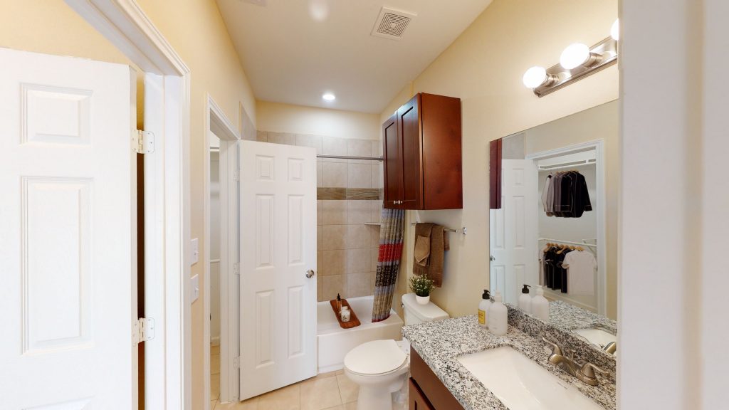 Cerca_DeMi_Apartments_Bathroom-scaled